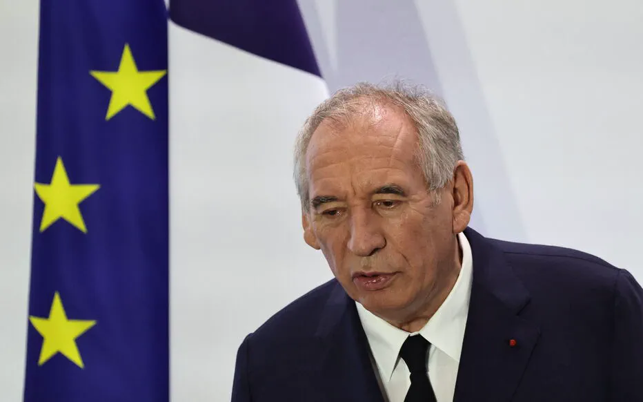 François Bayrou face au défi de la majorité : peut-il légiférer par ordonnance ?