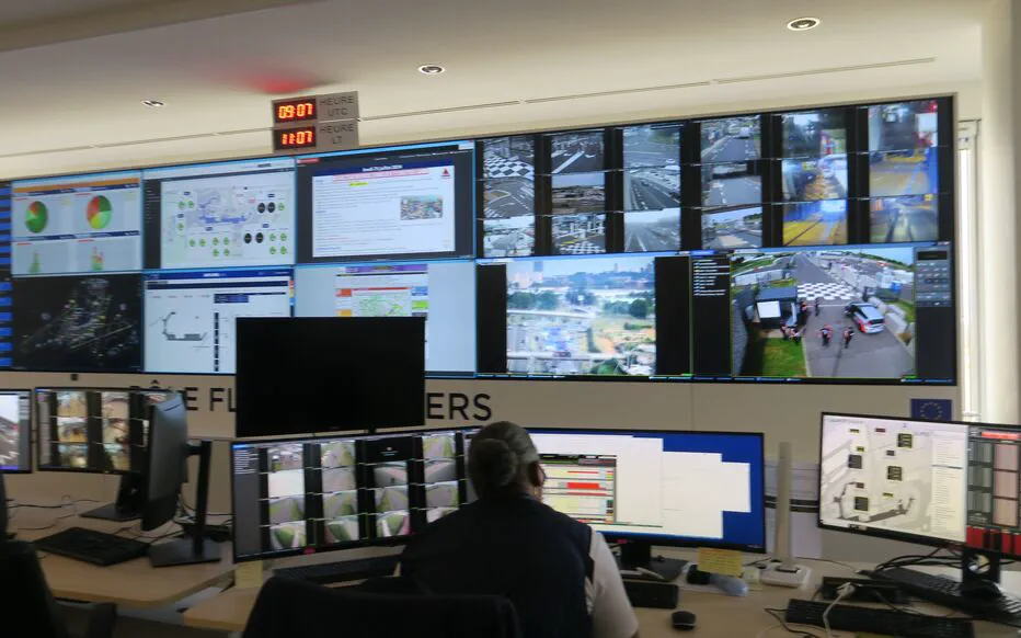 Grève des contrôleurs aériens en France : le système biométrique SPS au cœur du conflit