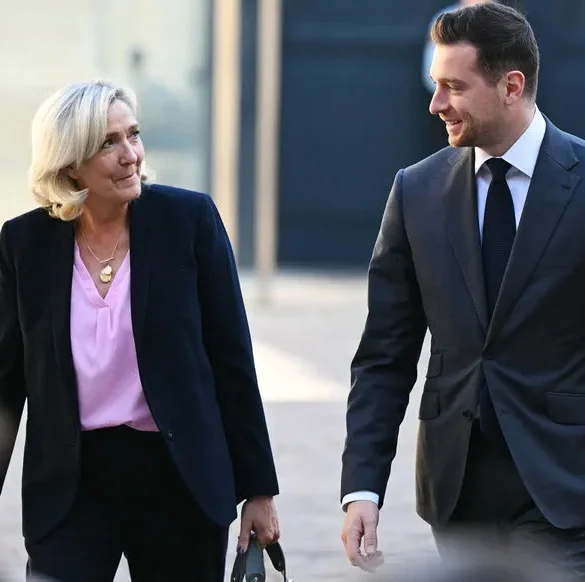 Jordan Bardella et Nicolas Sarkozy : un café controversé pour susciter l'intérêt des orphelins de la droite