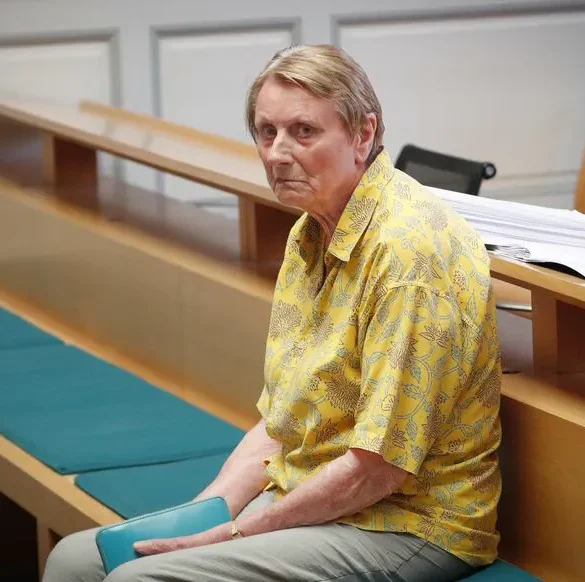 La conductrice Josette S. pleure en jugeant pour l'accident qui a tué un bébé