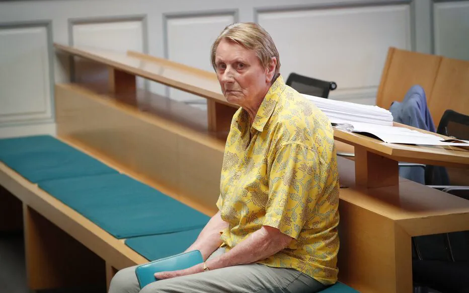 La conductrice Josette S. pleure en jugeant pour l'accident qui a tué un bébé