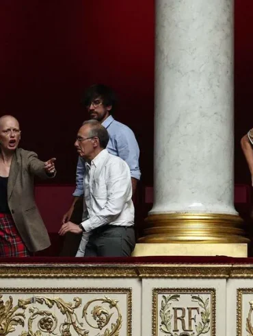 La controverse sur le pesticide néonicotinoïde fait monter la tension à l'Assemblée nationale