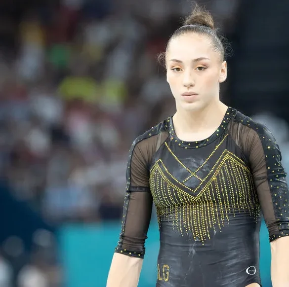 La gymnaste Kaylia Nemour quitte le club d'Avoine-Beaumont à cause de la haine et des rumeurs