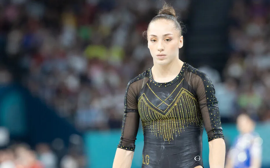 La gymnaste Kaylia Nemour quitte le club d'Avoine-Beaumont à cause de la haine et des rumeurs