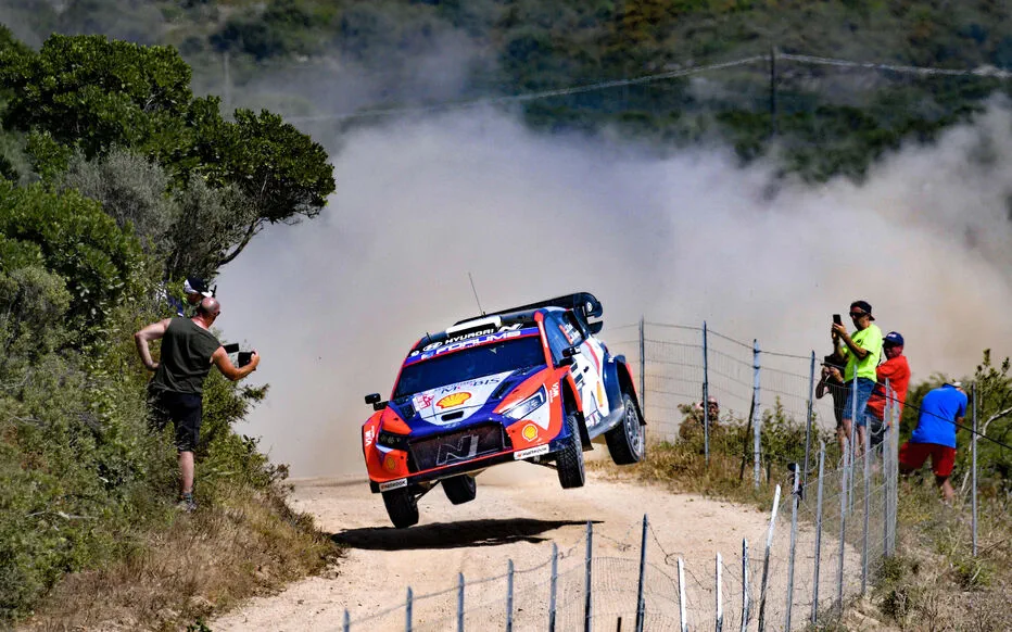 La mort de trois spectateurs au rallye de la Fourme relance les débats sur la sécurité en sport automobile