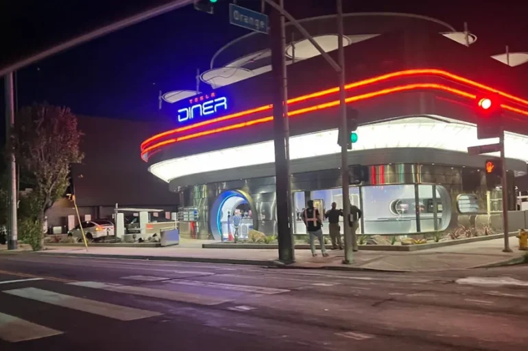 La nouvelle attraction de Santa Monica : un bâtiment qui ressemble à une soucoupe volante