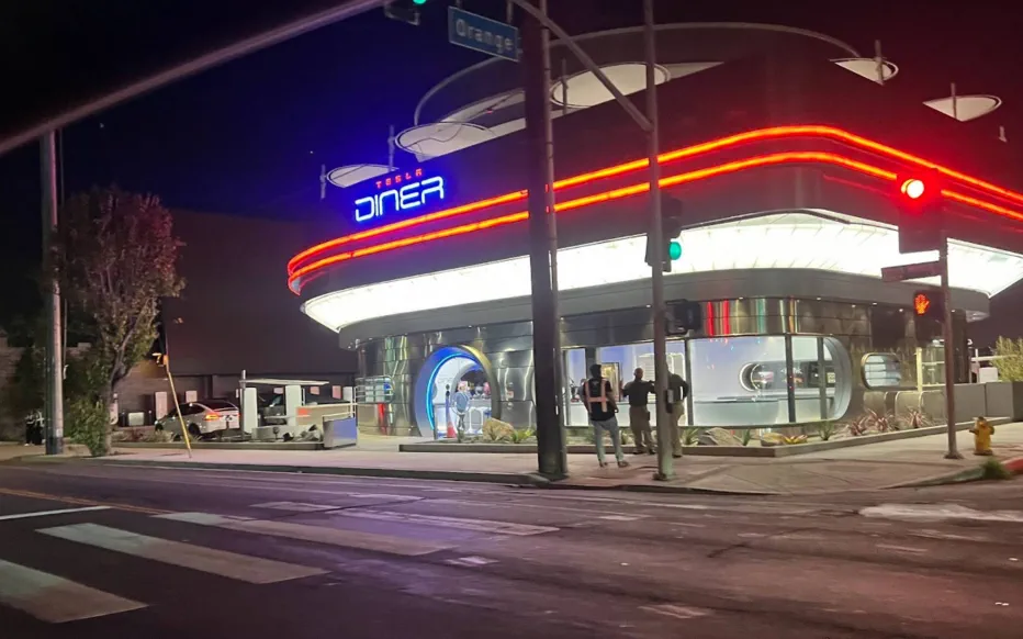 La nouvelle attraction de Santa Monica : un bâtiment qui ressemble à une soucoupe volante