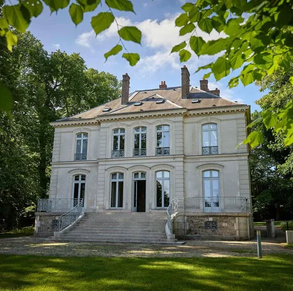 La résidence de Karl Lagerfeld aux enchères : une vente décevante