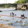 La Seine rouvre ses portes aux baigneurs, mais avec prudence