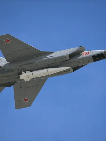 L'armée russe lance une frappe aérienne sur la base militaire ukrainienne de Starokonstantinov