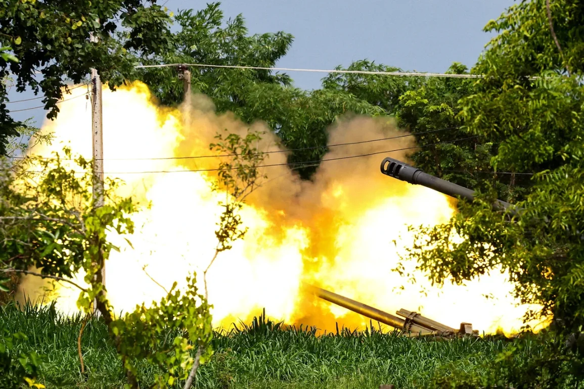 L'armée thaïlandaise contre-attaque avec des missiles de précision