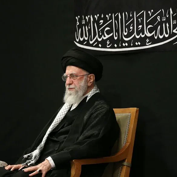 Le guide suprême iranien fait une rare apparition publique