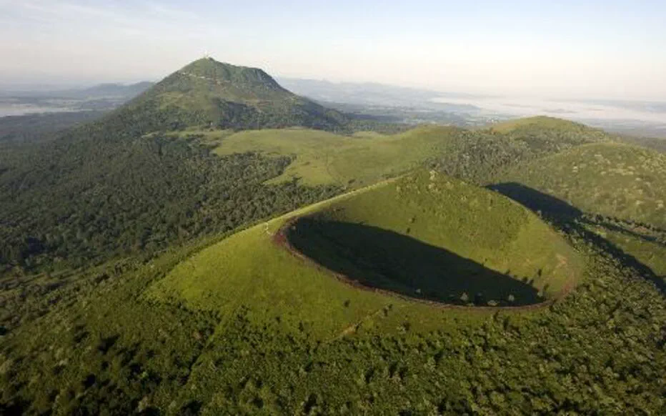 Le mystère des volcans d'Auvergne : Vers l'éveil d'un pouvoir enfoui ?
