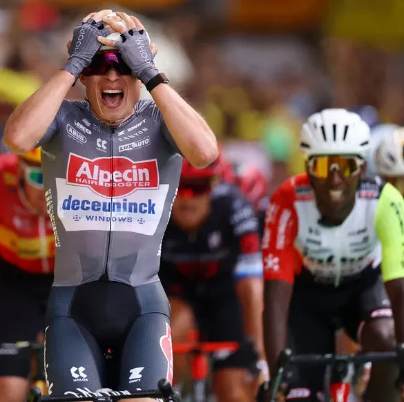 Le sprint final du Tour de France à Lille : Philipsen surprend tout le monde