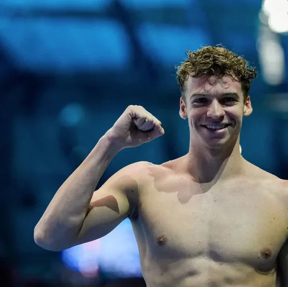 Léon Marchand, nouveau recordman du monde du 200 m 4 nages