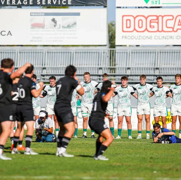 Les Baby Blacks dominent les Bleuets lors d'une intense demi-finale de la Coupe du monde de rugby U20