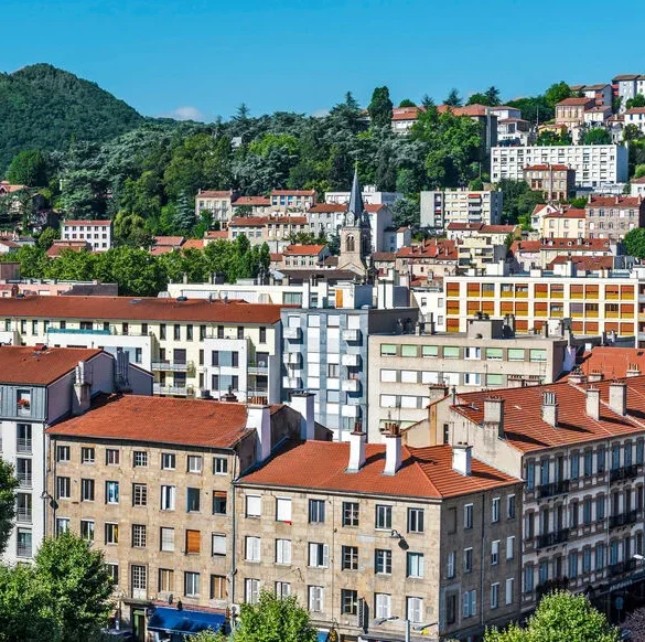 Les coûts cachés de l'achat d'une maison : ne vous laissez pas surprendre par les taxes foncières