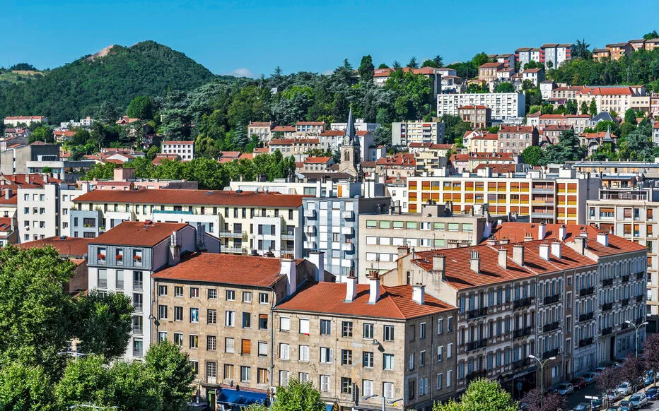 Les coûts cachés de l'achat d'une maison : ne vous laissez pas surprendre par les taxes foncières
