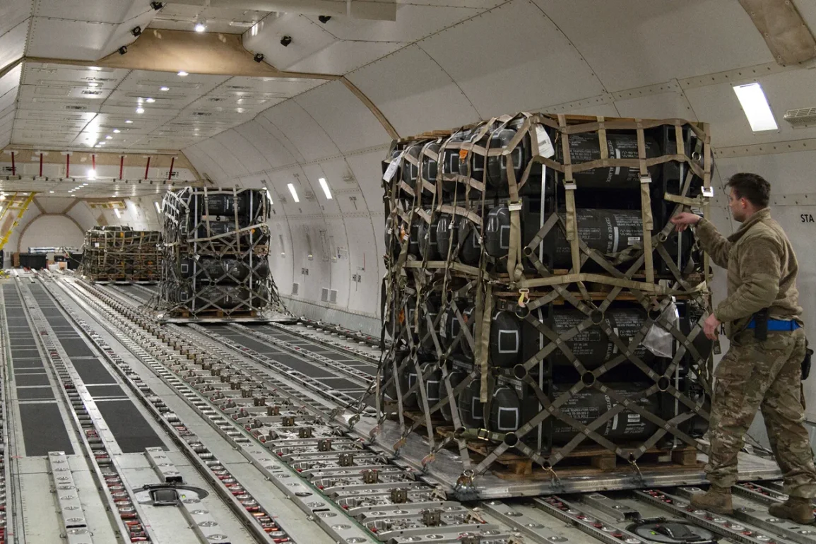 Les États-Unis suspendent les livraisons d'armes avancées à l'Ukraine face à la pression russe