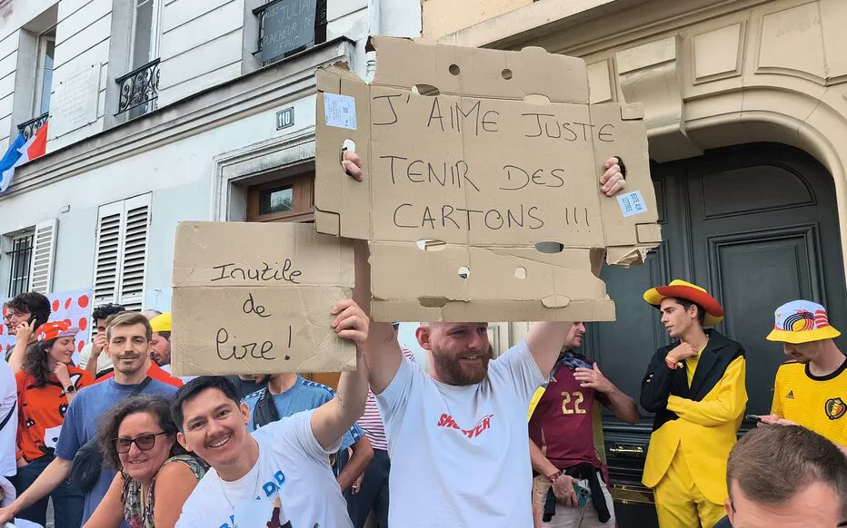 Les pancartes, cette touche de couleur au Tour de France