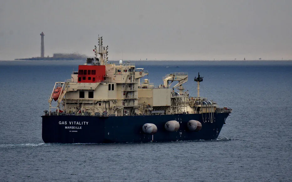 L'Europe s'ouvre aux importations américaines de produits pétroliers : un accord commercial qui fait couler de l'encre