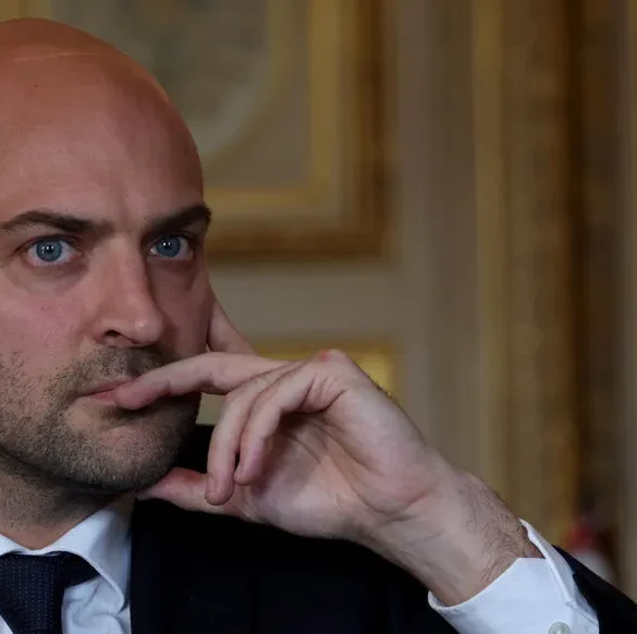 L'intime bureau de Jean-Noël Barrot, entre nostalgie et actualité