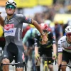 Mathieu Van der Poel domine une étape ventée du Tour de France