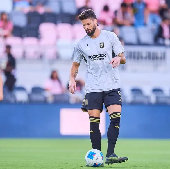 Olivier Giroud : « Une légende du football français » revient en France au Losc