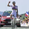 Pogacar s'échappe et porte le maillot jaune lors de la 12e étape du Tour de France 2025