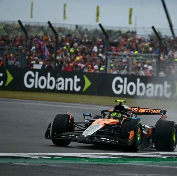 Silverstone : Norris triomphe dans des conditions délicates