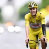 Tadej Pogacar domine le Tour de France pour la quatrième fois