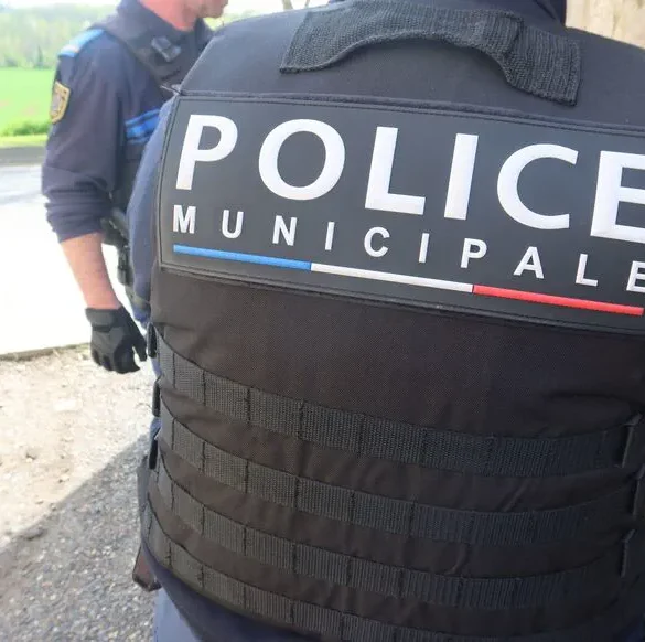 Tentative d'attaque sur une policière à La Verrière