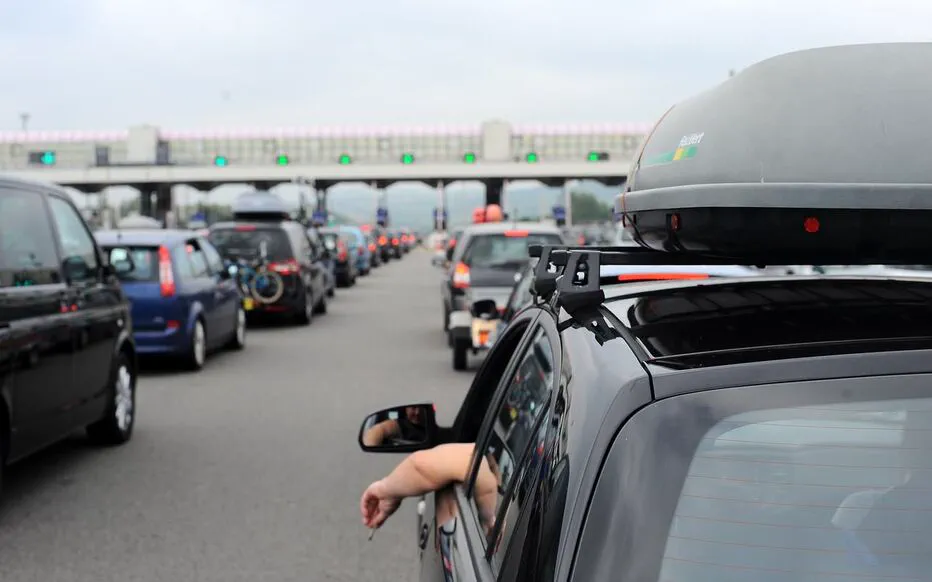 Trafic chargé pour les premiers jours de vacances d'été
