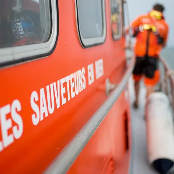 Tragédie en mer : une famille de plaisanciers perd la vie au large des côtes françaises