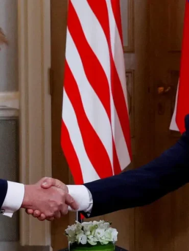 Trump lance un ultimatum à Poutine pour mettre fin au conflit en Ukraine