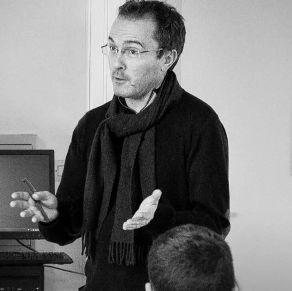 Un buste en hommage à Samuel Paty, l'enseignant assassiné