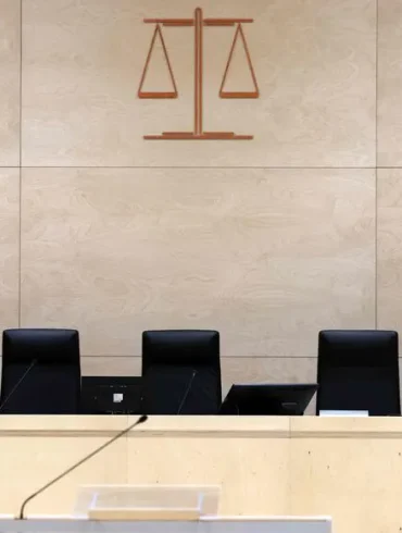 Un haut magistrat français face à des accusations de viol et de violences conjugales