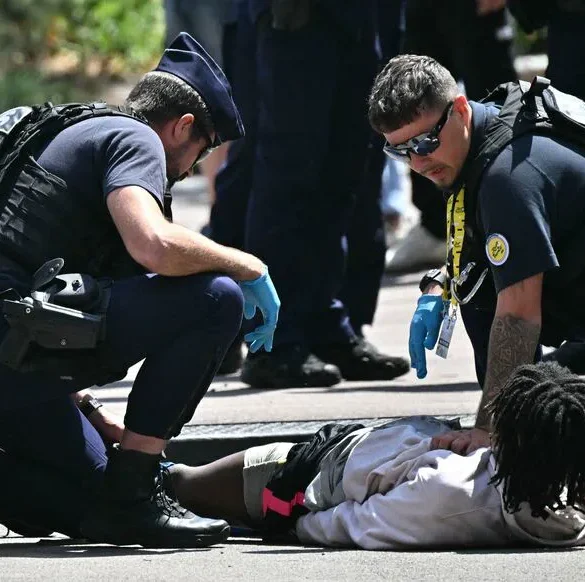 Un incident lors du Tour de France à Rouen fait craindre le pire, un homme armé en fuite