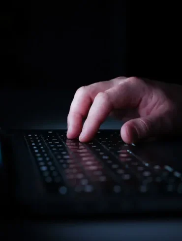 Un ressortissant chinois arrêté en Italie pour espionnage informatique aux États-Unis