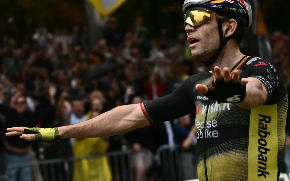 Wout Van Aert domine les Champs-Élysées pour remporter sa quatrième victoire d'étape sur le Tour de France