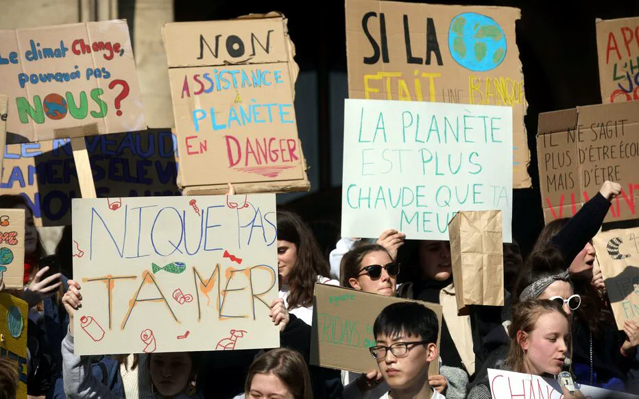 2 millions de voix contre la loi Duplomb : une jeune étudiante fait bouger la démocratie française
