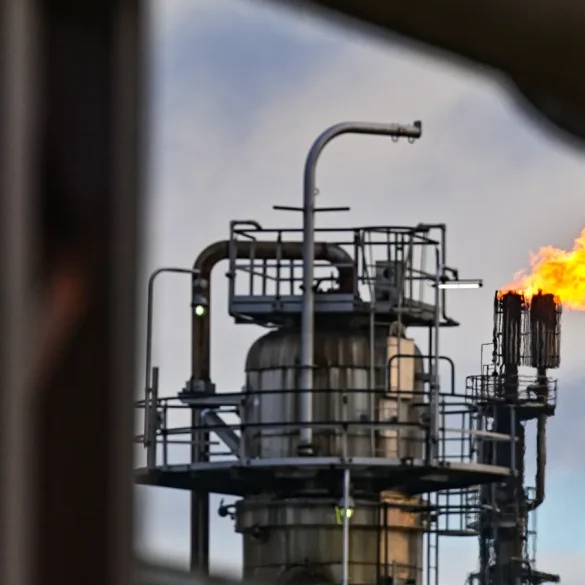 Attaque russe sur une usine de raffinage ukrainienne : des informations limitées et privilégiées