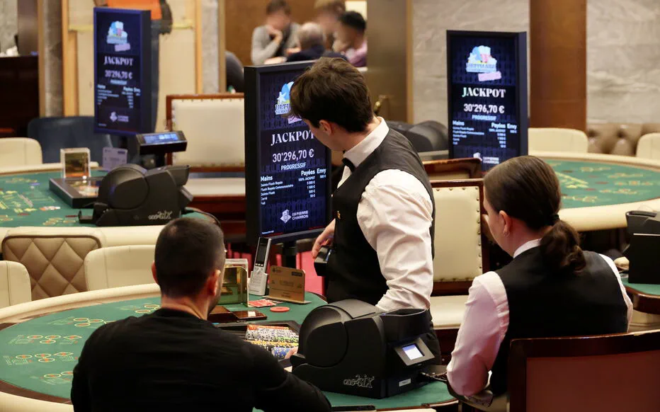 Braquage à la sortie d'un club : 150 000 euros dérobés