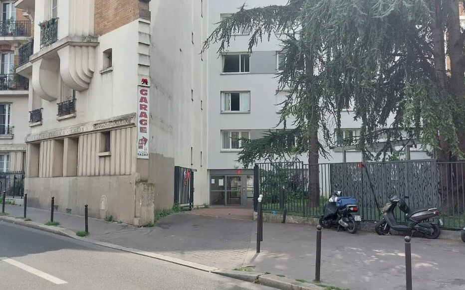 Choc à Paris après une violente agression dans un immeuble résidentiel