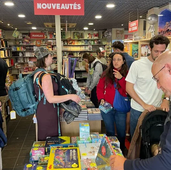 Cloture imminente d'une librairie de bandes dessinées emblématique à Paris