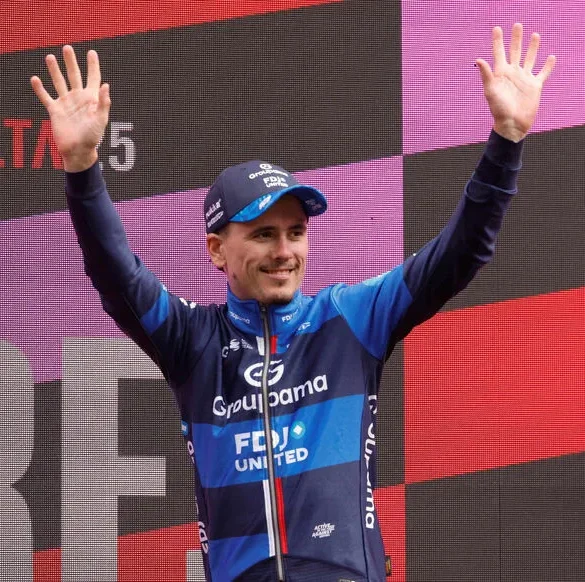 David Gaudu surprend lors du sprint final et s'empare du maillot rouge à l'issue de la 4e étape du Tour d'Espagne