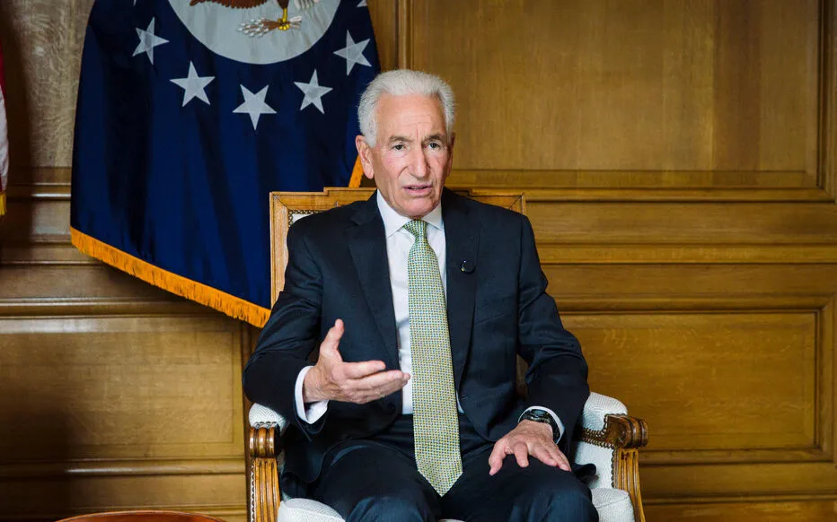 Démenti de l’ambassadeur des États-Unis sur toute ingérence dans les affaires françaises