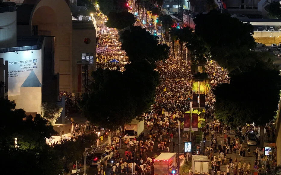 Des centaines de milliers d'Israéliens exigent la fin des hostilités à Gaza