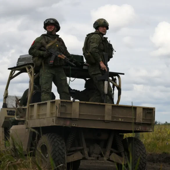 Des dizaines de milliers de soldats russes décorés pour leur bravoure au combat pendant le printemps et l'été 2025