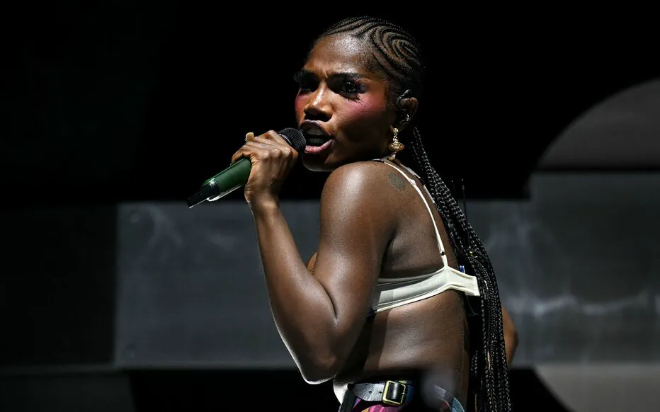 Doechii annule sa performance à Rock en Seine : les fans sont déçus mais les organisateurs proposent des solutions.